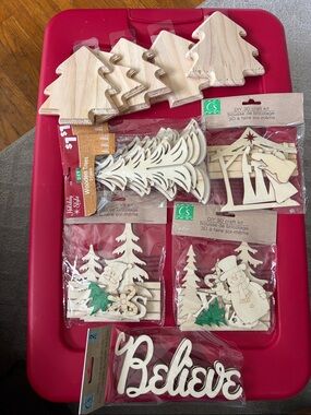 Wooden Holiday Craft Bundle - Natural Wood Believe Ornaments